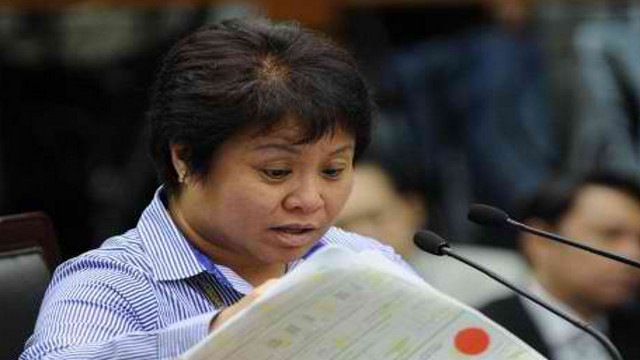 SUPREME. Tax chief Kim Jacinto-Henares takes witness stand at impeachment trial of Supreme Court Chief Justice Renato Corona. AFP photo