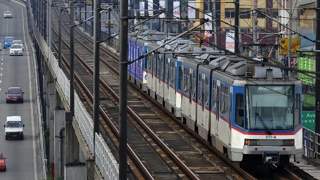 FULL CONTROL. The government eyes the completion of its takeover of MRT-3 from Metro Rail Transit Corp at the end of the year. File photo by AFP