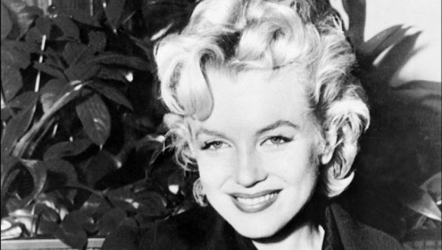 FOR BEAUTY. Actress Marilyn Monroe is reported to have had plastic surgery. Photo from AFP