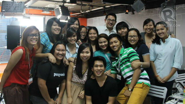 PHOTO OP. Rappler interns gather for a photo op with Sen. Bam Aquino during his visit to the Rappler office. Photo by Julianne Marie Leybag.