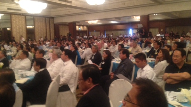 PACKED. The mining forum, which features passionate speakers from opposite side of the issue, attracts over 400 people
