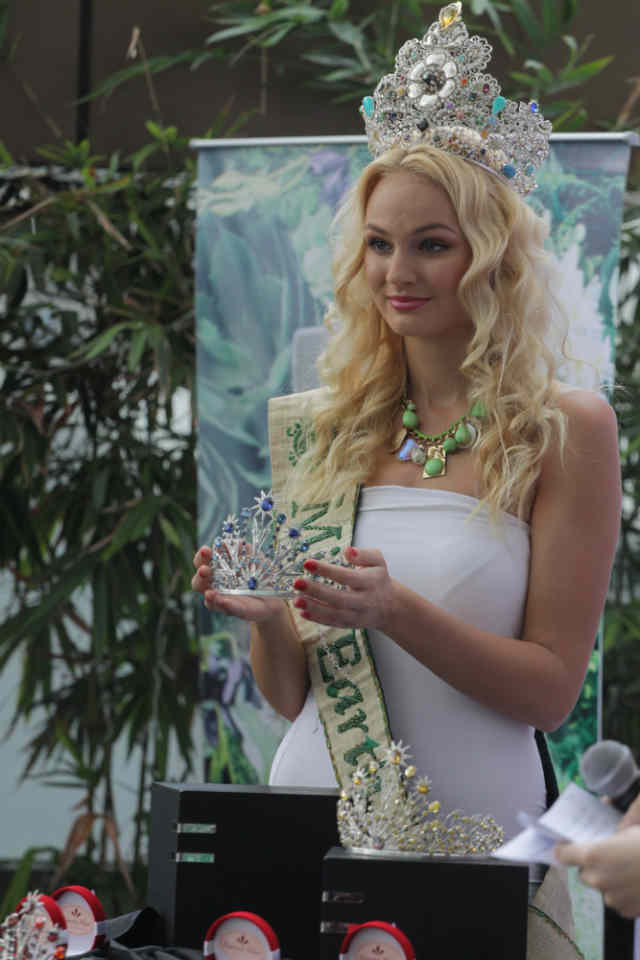 UNIQUE. Miss Earth 2012 winner Tereza Fajksová (Czech Republic) shows the press this year's crowns for the winning Miss Earth candidates. The new crowns were designed by designed by environmentalist jewelry designer, Ramona Haar.