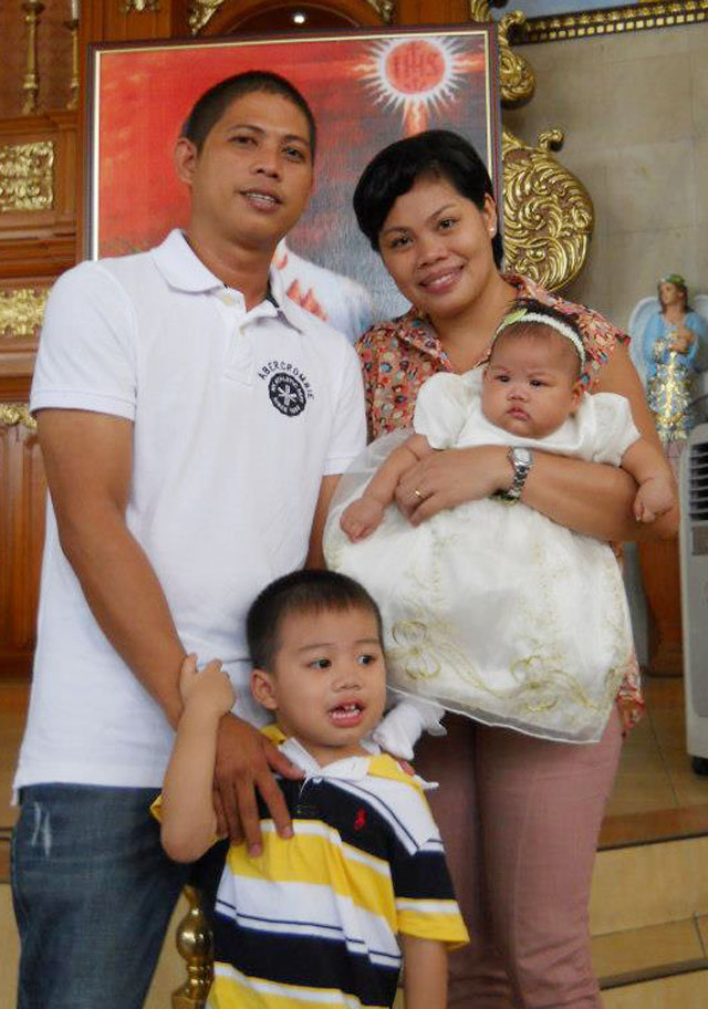 HAPPY TIMES. The Umali couple with their two children, JM and Ella. Photo from the Facebook account of Myla Umali