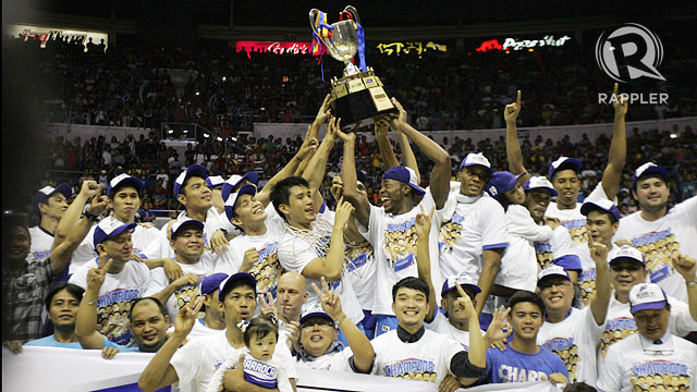 CHAMPIONS. The San Mig Coffee Mixers hope to carry over their Governors' Cup success to the new season. Photo by Josh Albelda/Rappler