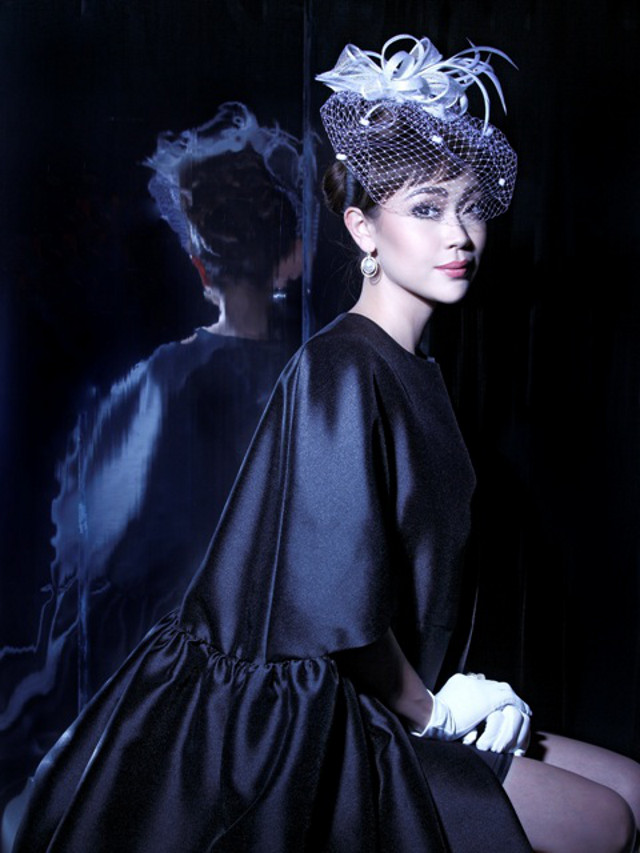 "OPERA NEGATIVE." Jodi Sta. Maria is a somber Audrey who hints at tragedy. Photograph by Dix Perez