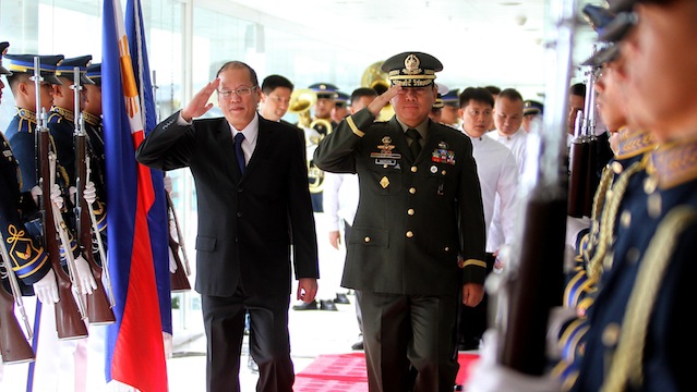 SEND OFF. President Aquino troops the line prior to his departure for Myanmar Friday morning. Photo by Rey Baniquet/Malacañang Photo Bureau/PCOO