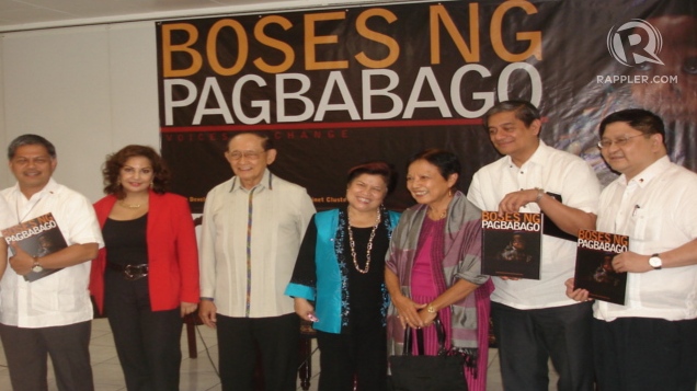 Government officials from the Human Development and Poverty Reduction Cabinet Cluster (HDPRCC) together with Former President Fidel V. Ramos pose with their copies of Boses ng Pagbabago. Photo from HDPRCC Communications Team.