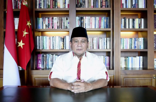 FIGHTING ON. Prabowo Subianto addresses Indonesians through a video uploaded on YouTube on Friday, July 25, before his lawyers filed a case challenging election results that showed him losing to Joko Widodo. Rappler image.