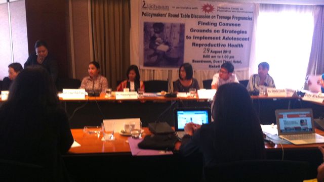 STAKE OF THE YOUTH. Experts push for the implementation of adolescent reproductive health. Photo by Voltaire Tupaz