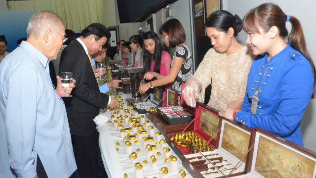 BLOCKBUSTER. Raquel's chocolates were a hit to diplomats – Filipino and foreign. Photo provided by the DFA.