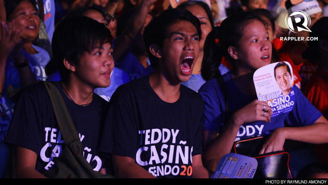 SUPPORTERS VOICE OUT. A political supporter making himself heard. Photo by Raymund Amonoy