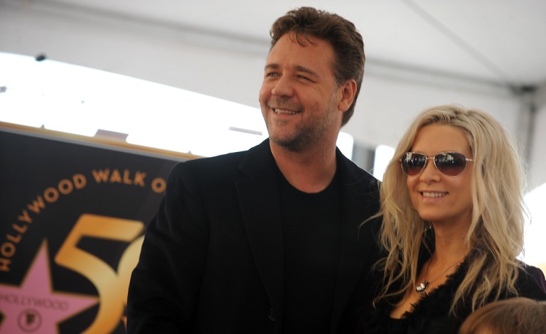 Actor Russell Crowe and his wife Danielle Spencer attend the ceremony presenting the New Zealand-born actor with the 2,404th star on the Hollywood Walk of Fame, April 12, 2010 in the Hollywood section of Los Angeles. AFP PHOTO / Robyn Beck