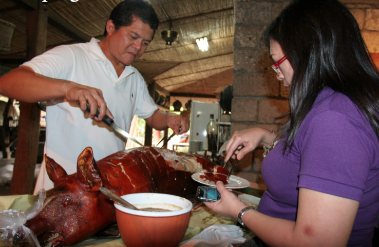 LET ME COUNT THE WAYS TO DELICIOUS. In his blog Diaz says some visitors request to eat the pig's tongue and eyes to make the meal more exciting. Photo courtesy of Anton Diaz and www.ourawesomeplanet.com.