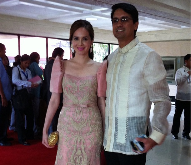 REP. LUCY TORRES-GOMEZ of Leyte's 4th District arrived in a carnation pink Randy Ortiz slim-cut terno that accentuated her svelte figure. The celebrity legislator walked the red carpet with husband, actor Richard Gomez, who looked ever the Filipino gentleman in his classic Barong Tagalog. Photo by Ayee Macaraig