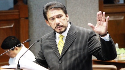 DECEPTION. Sen Tito Sotto says the RH bill is in reality a birth control measure. Photo by Hoang Vu 