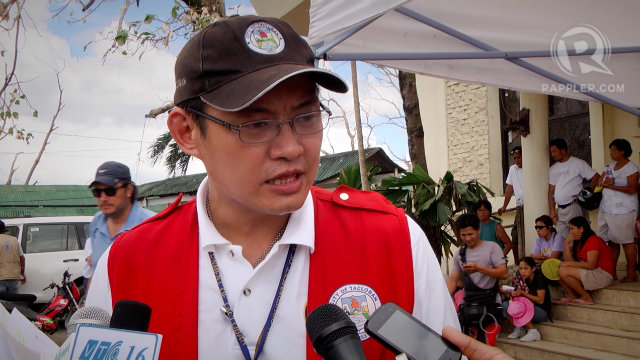 WORKING WELL. Tacloban City administrator Tecson Lim downplays the brewing tension between President Aquino and Mayor Romualdez. Photo by Rappler