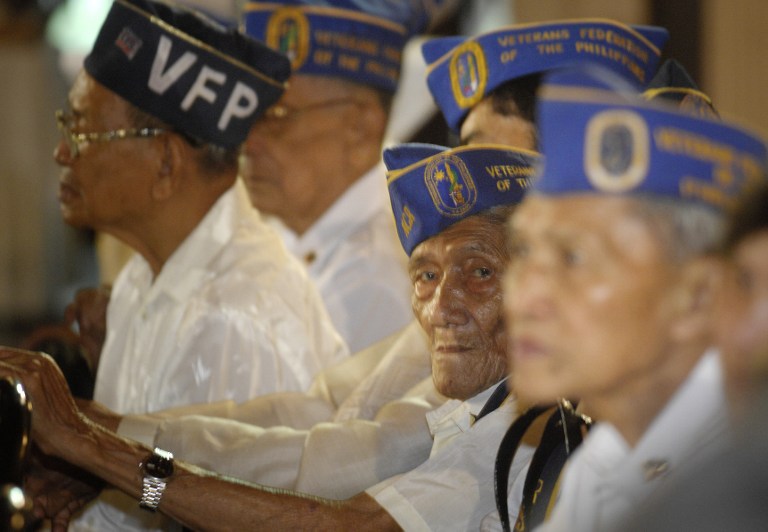 Filipino World War II veterans during a ceremony at Malacanang Palace on February 23, 2009. AFP PHOTO / JES AZNAR