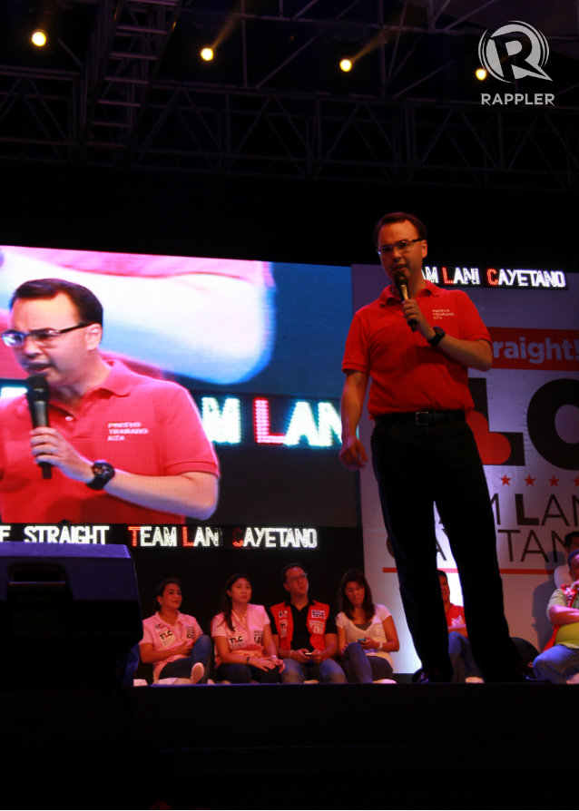 STANDING TALL. A confident Cayetano rallies the crowd just two days before Filipinos will vote on whether or not to reelect him and his wife. Photo by Rappler.com/Katherine Visconti