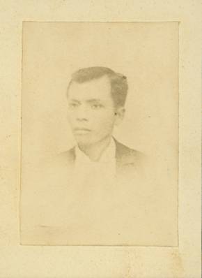 WHERE'S THE BOLO? This is the only known surviving photo of Gat Andres Bonifacio. Photo from Wikimedia Commons 