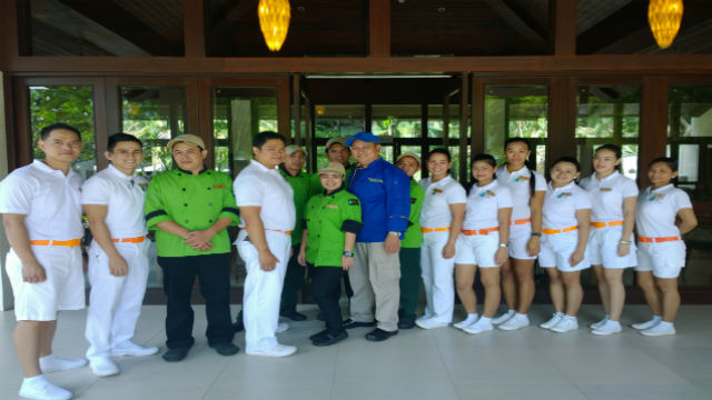 WELCOMING COMMITTEE. Chef Vlad (in blue) joined by his kitchen crew and the food and beverage staff of Anvaya Cove made the trip worthwhile.