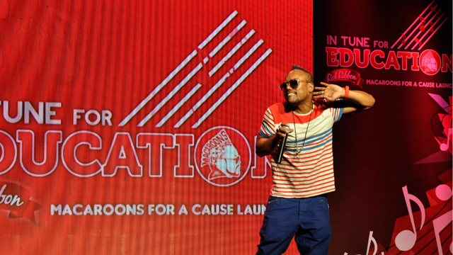WE CAN BE.  Apl.de.Ap entertains the audience by singing his song "We can be Anything".  Photo by Rissa Oballo