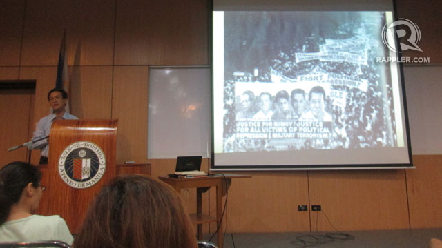 STORIES OF GENERATIONS. Dr. Benjamin Tolosa, Jr. conducts a lecture as part of "The Aquino Assassination: Thirty Years After" series at the Ateneo de Manila University on Tuesday, August 6. Photo by Michael Bueza/Rappler.com