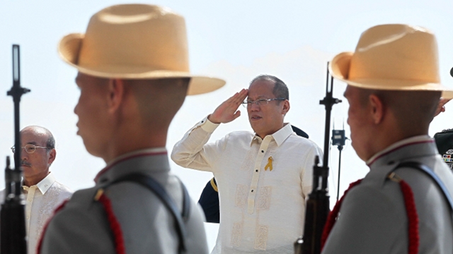 MOVING FORWARD. President Aquino asks Filipinos to follow veterans’ example of sacrifice to help move the country forward. File photo by Malacañang Photo Bureau 