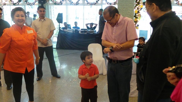 GANGNAM STYLE. The President tries to do the 'Gangnam' – his way. Photo from Aquino's Facebook page