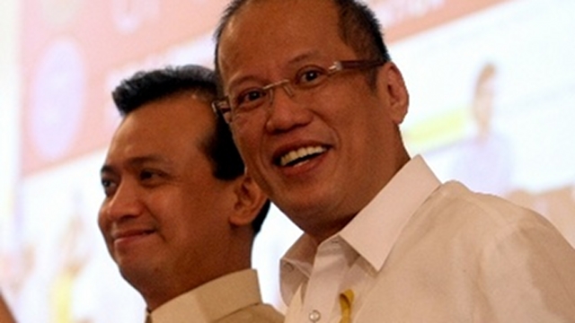 'TRILLANES HELPED.' President Aquino credits Trillanes for helping deescalate tension with China but clarifies that the senator volunteered to be a backdoor negotiator with Beijing. File photo by Malacañang Photo Bureau 