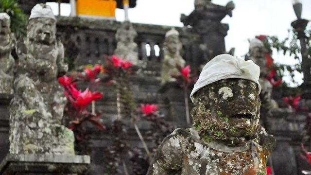 BALINESE TEMPLES HOLD BOTH 'good' and 'bad' guardians