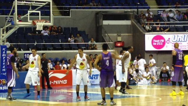 TRIED AND TESTED. Barako Bull veteran Willie Miller and sophomore Keith Jensen came off the bench to give the Energy Cola a big win over Air21 Express. Photo by Jane Bracher/Rappler