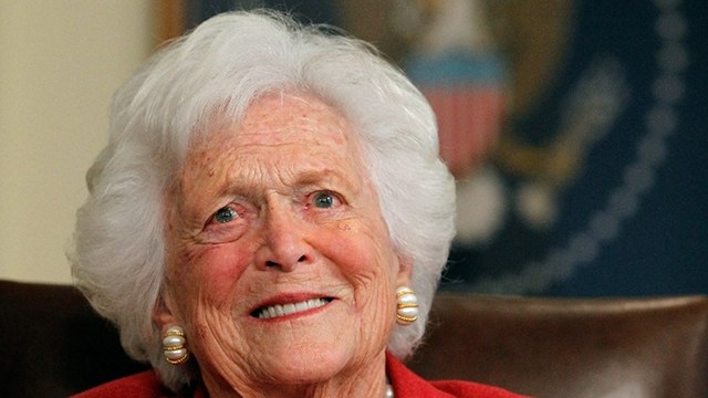 RESPIRATORY PROBLEM. Former US First Lady Barbara Bush is hospitalized for a respiratory problem but her husband’s office says she is in “great spirits.” File photo by Tom Pennington/Getty Images/AFP