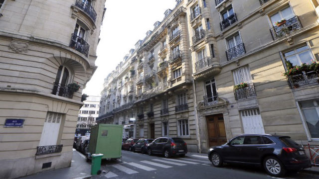 SCENE OF THE CRIME. Barry fell from the 4th floor of this apartment in Paris. AFP Photo