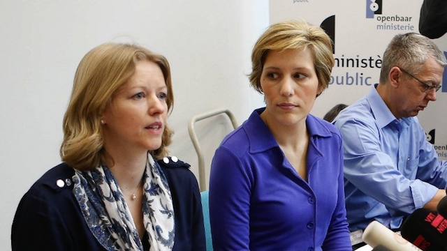 MEGA-HEIST IN BELGIUM. Public prosecutor's office employees Anja Bijnens and Ine Van Wijmersch talk to the press during in Zaventem on February 19, 2013 after heavily armed robbers made off with $50 million worth of diamonds in a massive heist at Brussels airport. AFP PHOTO / BELGA PHOTO BRUNO FAHY