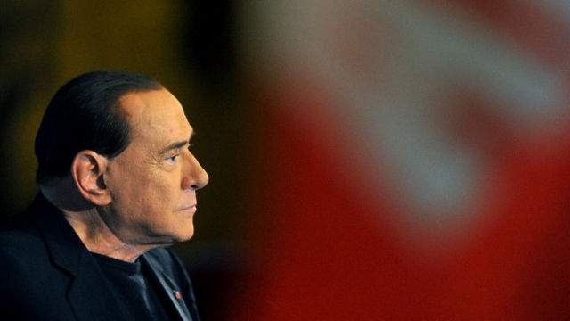 EXPELLED. Italy's former Prime Minister Silvio Berlusconi delivers a speech outside his private residence on November 27, 2013 in Rome. TIZIANA FABI/AFP PHOTO
