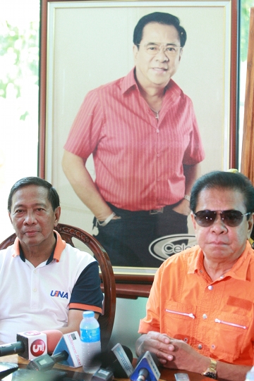 2016 PRESIDENT. Singson pledges support for Binay’s presidential ambitions, saying, “There will be no president other than Vice President Binay.” Photo from OVP Media 
