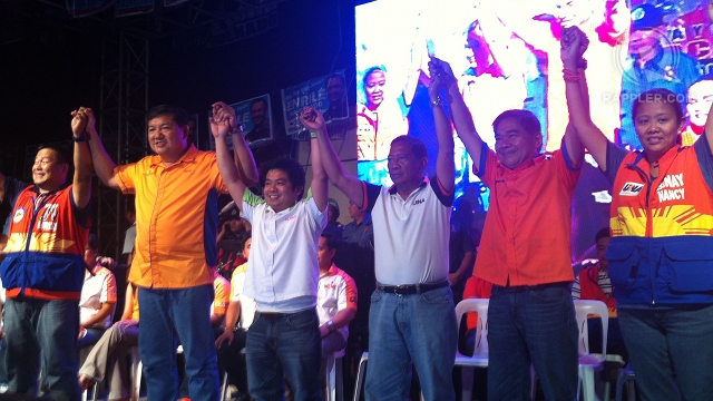 ‘BETTER LEADERS.’ Binay endorses the candidacy of Caloocan’s Malapitan family against the LP’s Echiverris. Photo by Rappler/Ayee Macaraig 