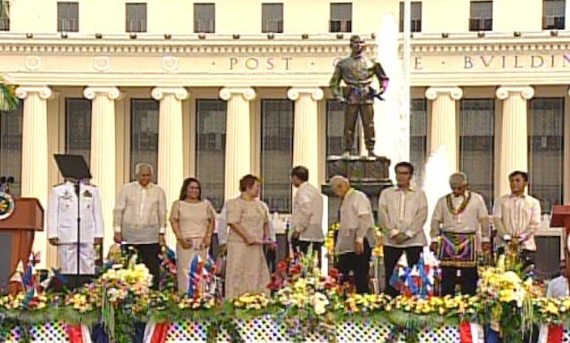 CELEBRATION. Members of President Benigno Aquino III's cabinet and other allies attend the 115th Independence Day commemoration in Manila. Screenshot from Rappler's livestream