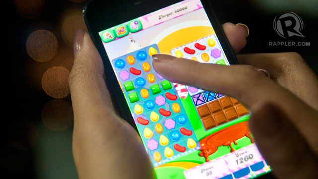 DELICIOUS! Have you been bitten by the Candy Crush bug yet? Photo by Rappler / Michael Josh Villanueva