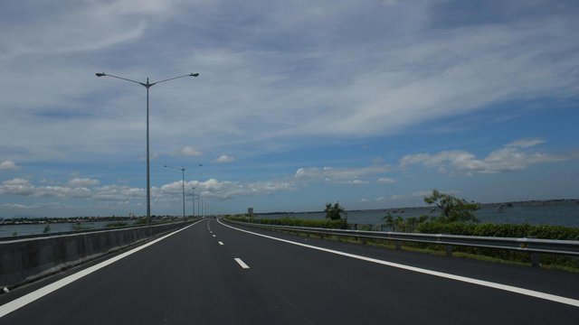 YEAREND DEAL. The group of businessman Manuel V. Pangilinan clinched the deal for this 14-km tollroad before the close of 2012. Photo from Cavitex's Facebook page