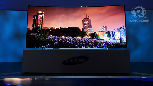 CENTERPIECE. Samsung says this 105-inch curved Ultra High Definition TV is the largest in the world. Photo by Rappler / Michael Josh Villanueva