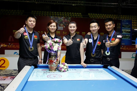 The winning Chinese team, from left: Liu Haitao, Liu Shasha, Fu Xiaofang, Wang Can and Dang Ching Hu. Photo from WPA