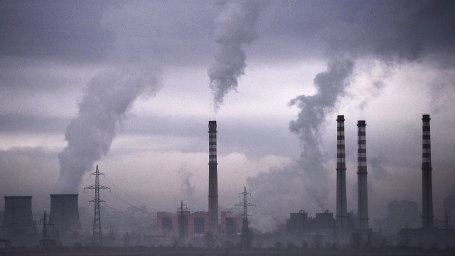CLIMATE RISK. This file photo taken Feb 14 2013 shows shows smokes rising from stacks of a thermal power station in Sofia, Bulgaria. AFP / Dimitar Dilkoff