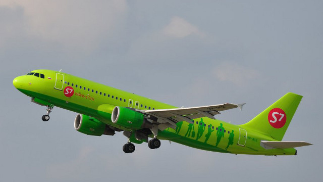 SIBERIA S7 AIRLINES. This plane's bright green color often warrants a second glance. Photo from Wikimedia Commons