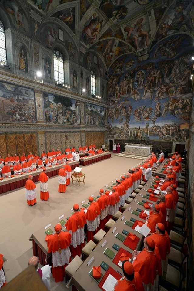 CENTURIES-OLD TRADITION. Cardinal electors hole up in the Sistine Chapel until they elect a new pope. Photo from AFP