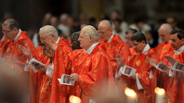 PRE-CONCLAVE MASS. The cardinal electors, including Manila Archbishop Luis Antonio Tagle, hold a Mass hours before the conclave. Photo from AFP