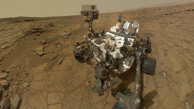 WATER IN MARTIAN DUST. The Curiosity rover (pictured) has found water in the Martian dust. Photo courtesy NASA/JPL-Caltech/MSSS