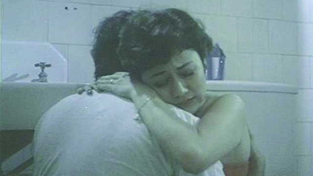 UNLIKELY MIX. Vilma Santos, with Dindo Fernando, draws drama while in a restroom in ‘Langis at Tubig’. Screen grab by Ricky Torre from the Danny Zialcita Facebook page