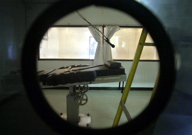 REVIVE THIS CHAMBER? This is the view from inside the Philippines' lethal injection chamber at the National Penitentiary in Manila on Jan 9, 2004. File photo by Joel Nito/AFP