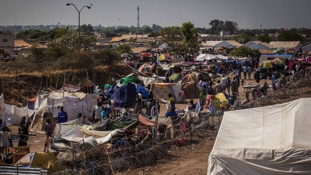 REFUGEE CAMP. This picture taken on January 7, 2014 shows a part of an internally displaced persons' camp on the compounds of the United Nations base in Juba. Nichole Sobecki/AFP